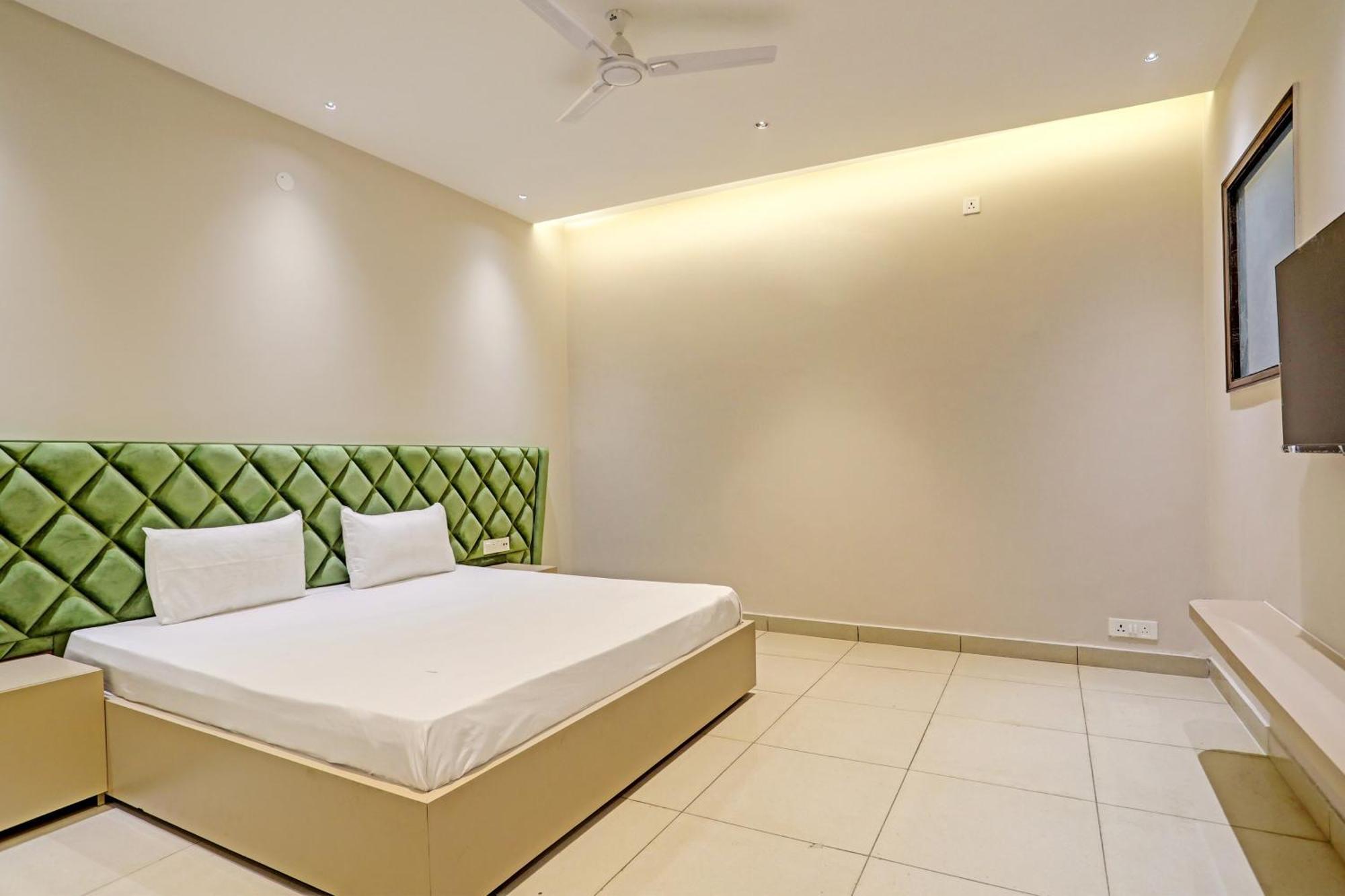 Hotel O Miraas Hotel And Banquet Hall Ludhiana Ngoại thất bức ảnh