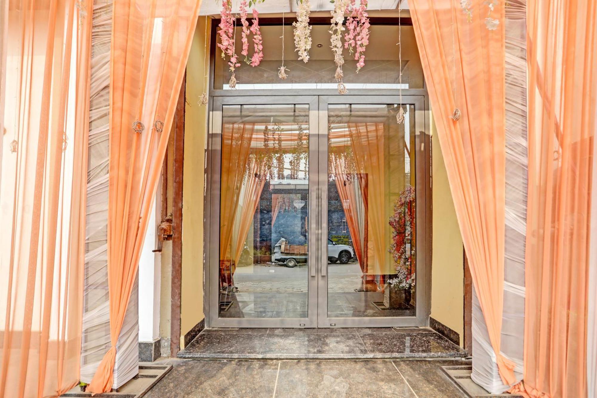 Hotel O Miraas Hotel And Banquet Hall Ludhiana Ngoại thất bức ảnh