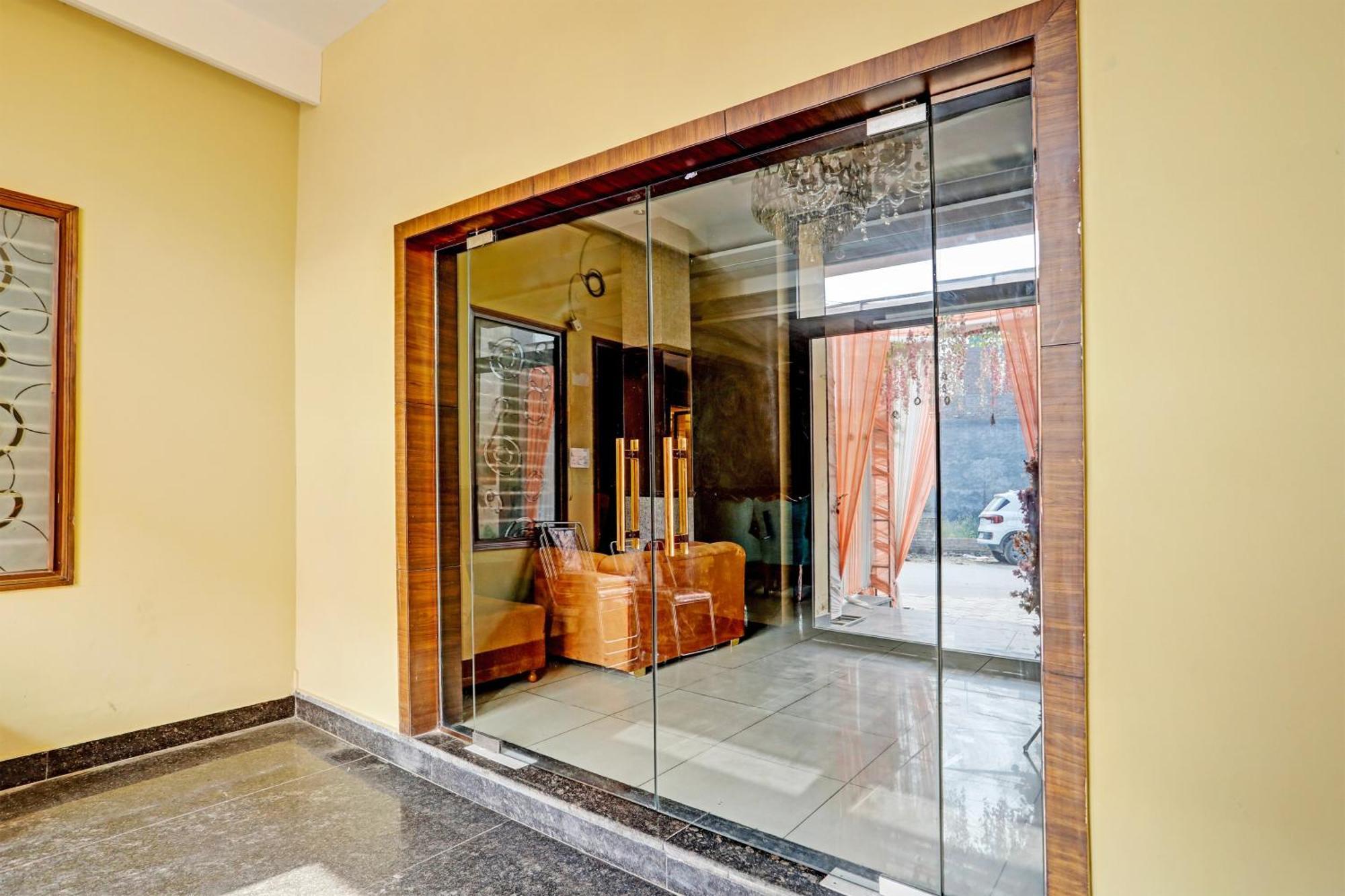 Hotel O Miraas Hotel And Banquet Hall Ludhiana Ngoại thất bức ảnh